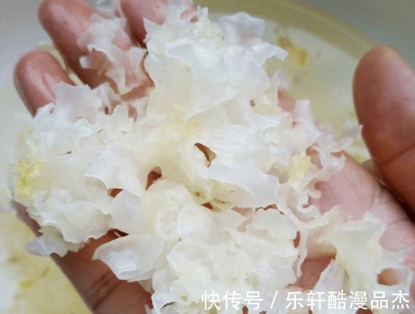 胶质|三伏天里,骨汤靠边站,多做这道甜汤,好喝不腻,常喝气色好