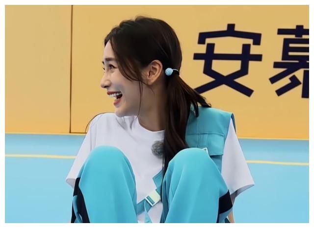 奔跑吧9|奔跑吧9:杨颖险些摔倒,郑恺急得喊出昔日爱称,不怕苗苗吃醋?