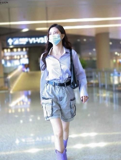 紫色 小姐姐气质真是绝了,衬衫配牛仔短裤文艺高级,太有明星气质