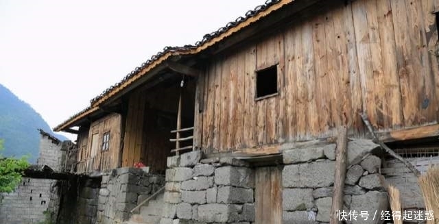 中国少数民族-布依族的民居建筑特色