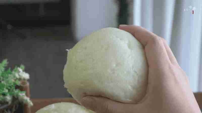 蒸馒头包子，记得和面时多加一样，又白又香甜，放凉了也很软和