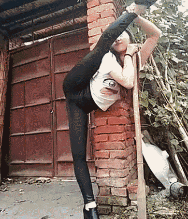 |搞笑GIF:让孩子去玩泥巴,结果他真的去了