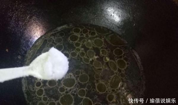 眼睛经常看不清,快吃它,一斤才5元,鲜甜滋补,不吃浪费了!