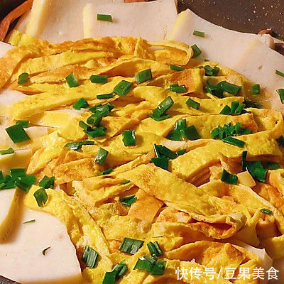 学会在家做鱼糕三鲜汤，再也不用出门买了