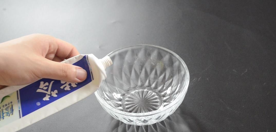 酒精和牙膏混合在一起, 没想到还有这3大妙用, 简直太实用了
