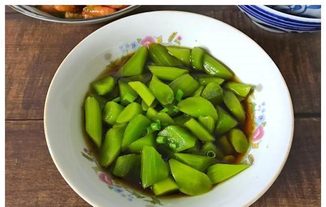 蒸鱼豉油|下班回家，30分钟做了3个菜，比叫外卖还快，鲜美营养又好吃