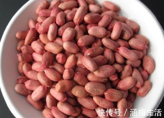 胶原蛋白|花生和1物“门当户对”,淡化色斑,抚平皱纹,只需一周吃2次!