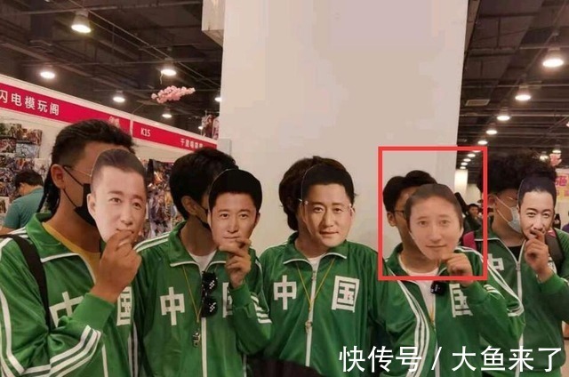 cos|今年暑假漫展火了叔叔和吴京的cos,下面该轮到人类高质量男性了