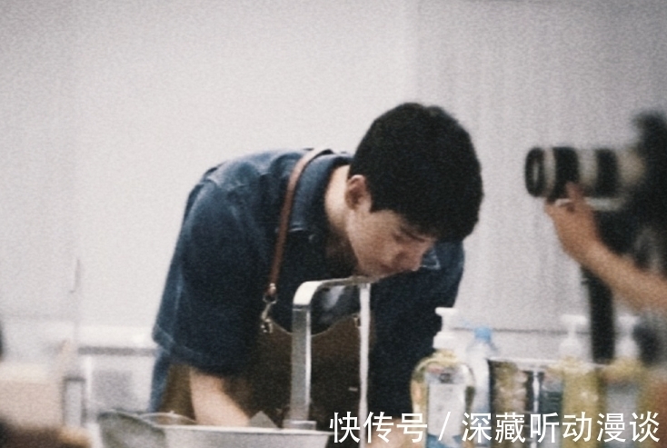 小伙子|《中餐厅5》分工合作,周也丁真去买菜,28岁小伙子龚俊当大厨