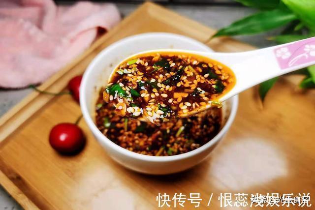 夏季凉拌菜少不了“万能料汁”，记住这首诗，不管吃啥都香，解馋