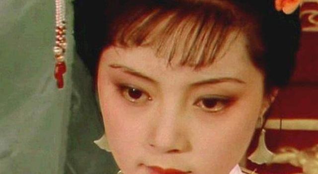 宝钗|与哥哥吵架后,宝钗为什么哭了一夜她在伤心什么