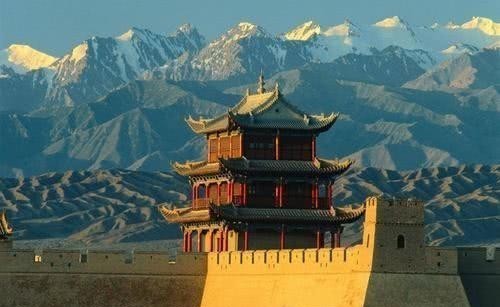 千年前,一群外族来到中原定居,曾发动战乱,如今姓氏随处可见