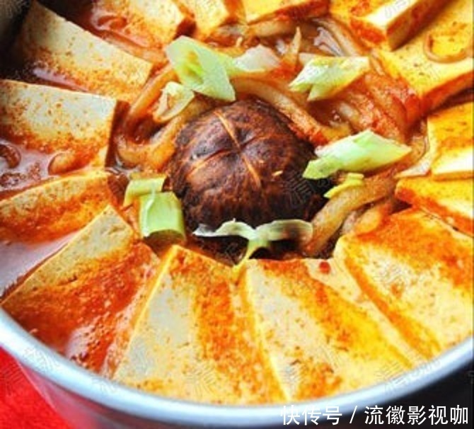  光闻味|辣白菜豆腐锅，酸辣开胃，简单又美味，光闻味就口水直流