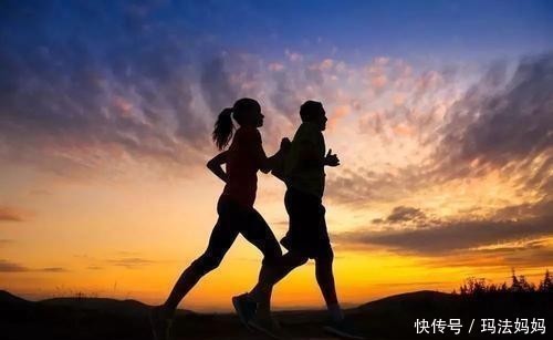 碳酸饮料|70岁大爷骨密度从-3提升到0.4，经验是常服1物，骨不疏松