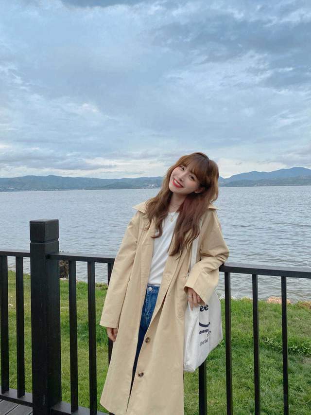 穿搭|这是我见过最洋气的通勤穿搭:风衣搭配牛仔裤,很实用又高级洋气