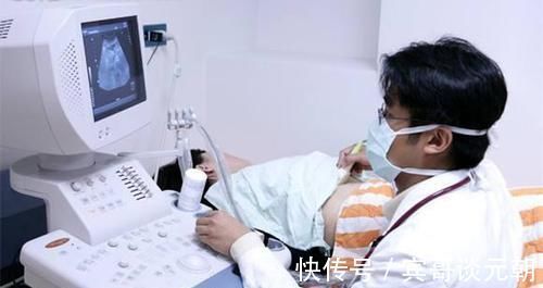 四胞胎|孕妈生下四胞胎，第四个宝宝出生后护士道喜：是个“天宠宝宝”