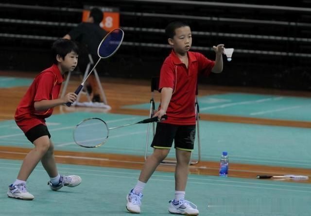 高峰期|这3个现象并不意味孩子会长高,可能还会停止长个,家长别大意