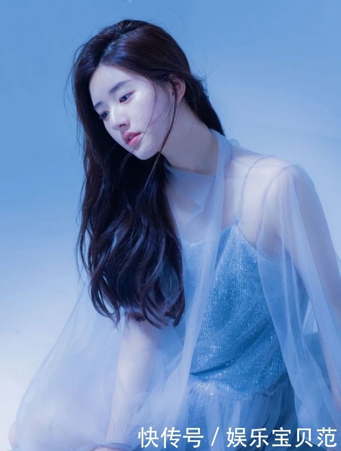 双眼皮、一字眉已经过时了，现在的美女标准是这样……