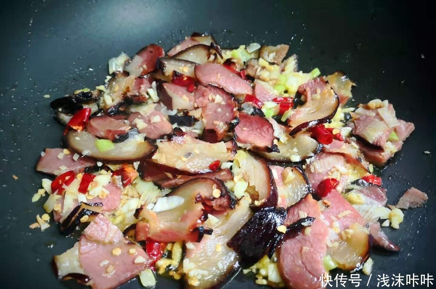 美味|入冬后，白菜萝卜靠边站，最该吃的蔬菜是它，爽脆好吃营养足！