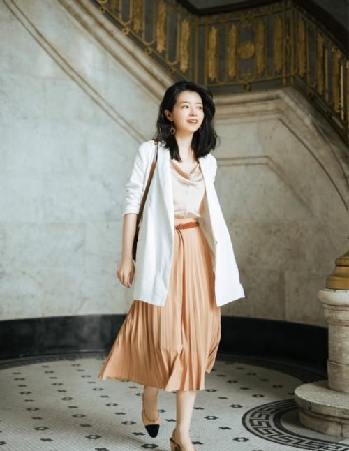 开春不知道怎么穿？瞧瞧三木的3套西装搭配，时髦百搭，好美！