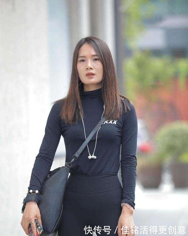 装扮 青春朝气的打底裤装扮更显别样的韵味,休闲百搭又耐看,成熟魅力!