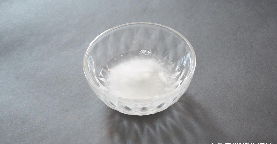 妙招|洗碗槽的排水口又脏又臭难清洗 用这个方法能帮你解决, 省钱又实用