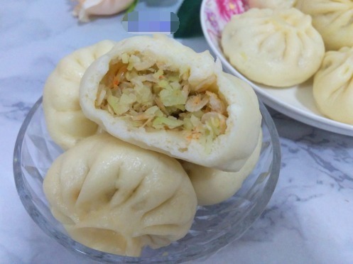 这个包子没有肉却特别鲜,只用俩食材,一个负责香,一个负责鲜!