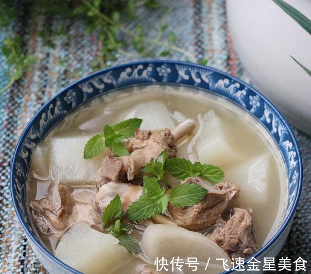 白萝卜|不管有钱没钱,多给家人喝这汤,营养鲜美又滋补,越喝越舒坦!