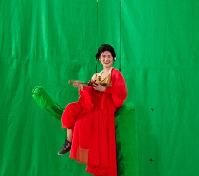 红裙|快本路透曝光,《我喜欢你》主演古装上阵,白鹿一袭红裙认真的