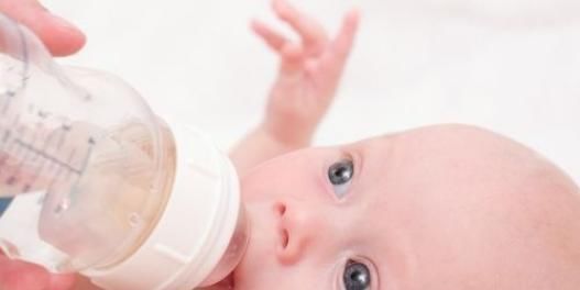 宝宝几岁断奶最好？早断晚断影响很大，专家：这个时间最合适！