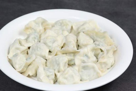 很多人只吃果实，其实叶子也是宝贝，包饺子鲜美多汁，营养价值高