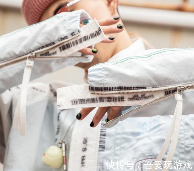 asic 用废弃安全气囊做鞋,都能炒到 2 万元!