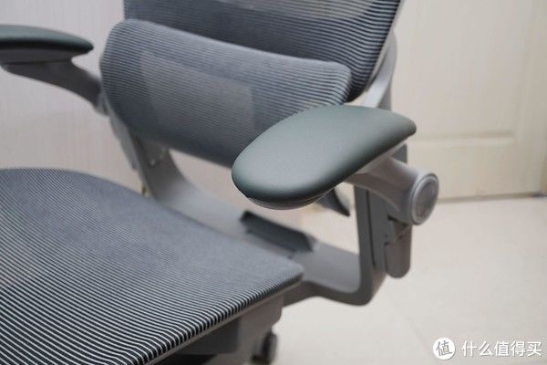 坐垫|品质生活 篇六十六：从网易严选人体工学椅3.0 VS 2.0，看人体工学椅怎么选？