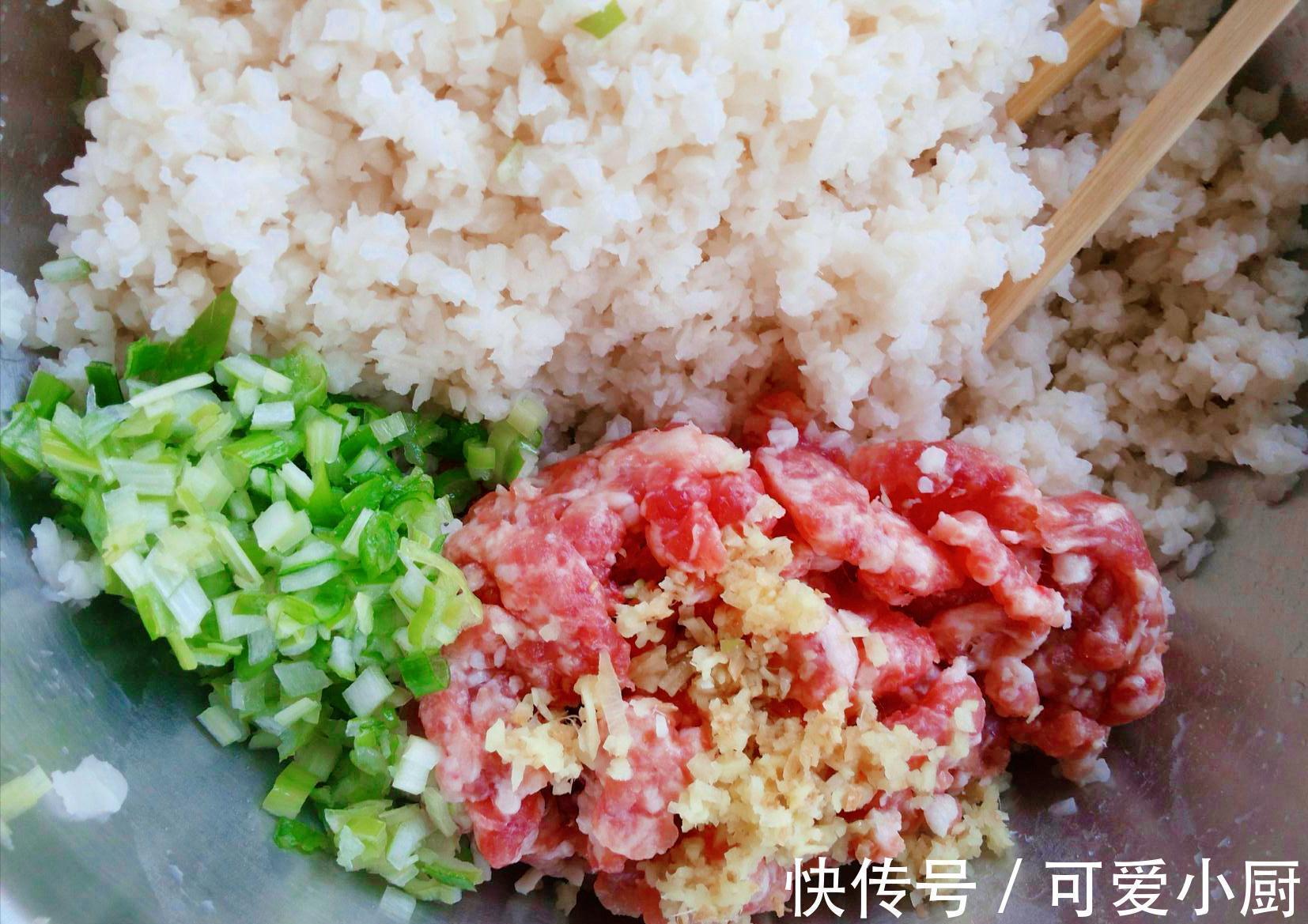 皮薄馅大|秋季吃饺子,还是此菜合适,皮薄馅大,鲜嫩多汁,老人孩子都爱吃