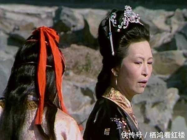 床上|芳官醉酒,袭人为何将她放在宝玉床上?是不知避嫌还是有意陷害?