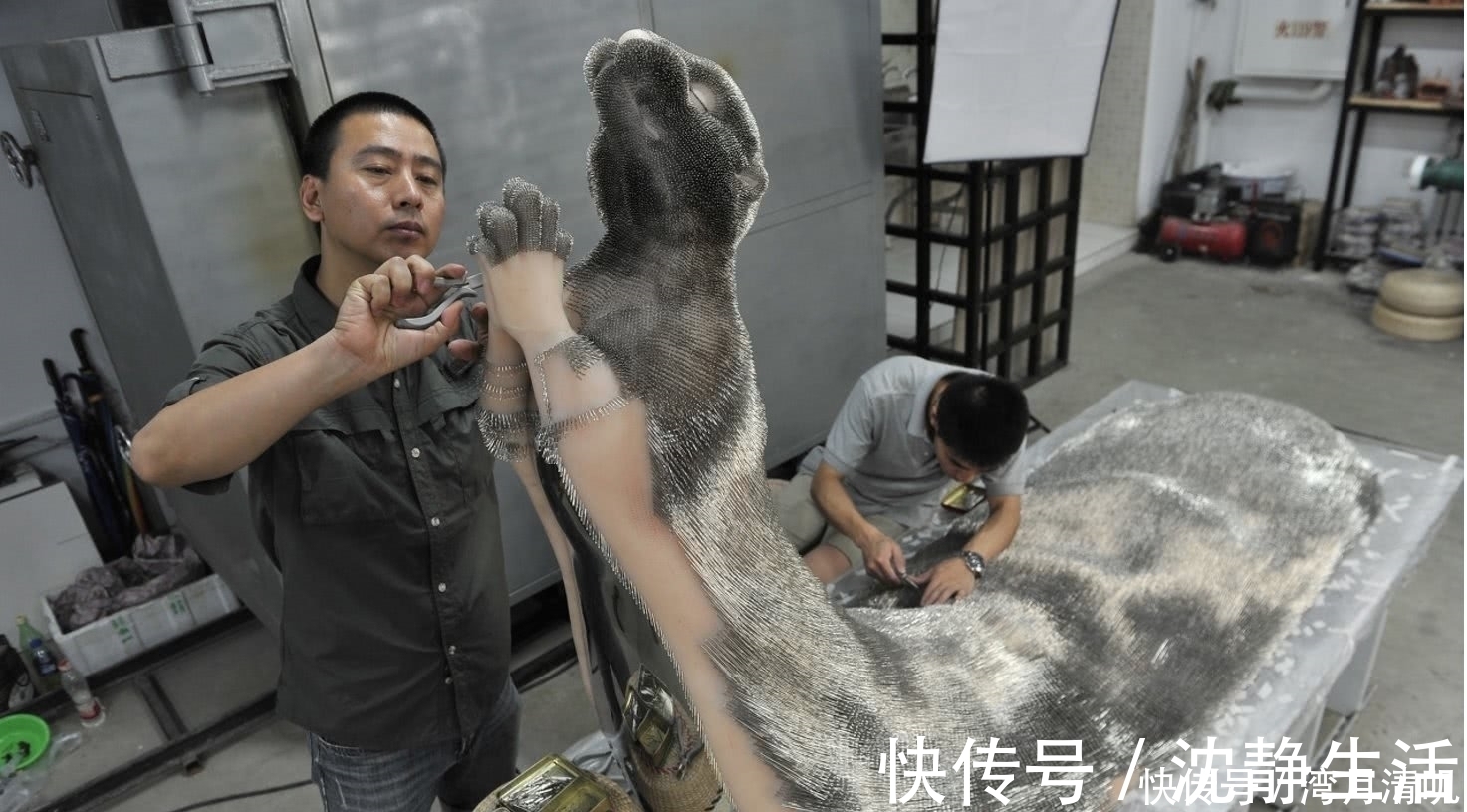 衣针@奇闻：老师用一千万根缝衣针创作，成品活灵活现，展出时让人感动