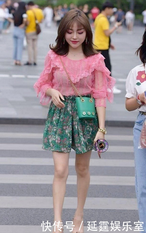 恰到好处|微胖辣妈胖的恰到好处,自信展现长腿,不仅帅气还很知性