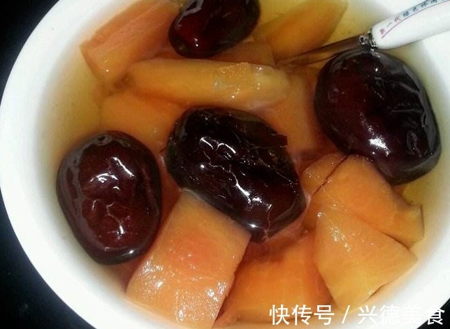 木瓜籽|木瓜和它天生一对,称“穷人的阿胶”,除老雀斑,补血养颜还补水