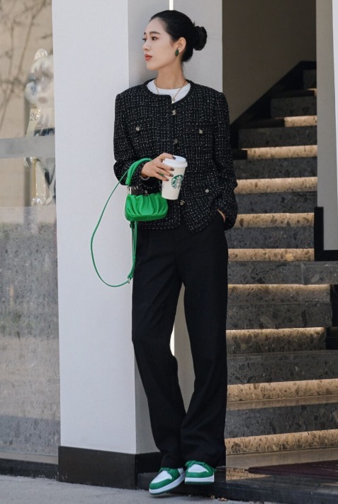 塞衣角|冬天怎么穿阔腿裤?建议搭配这4种上衣,显高显瘦不是梦