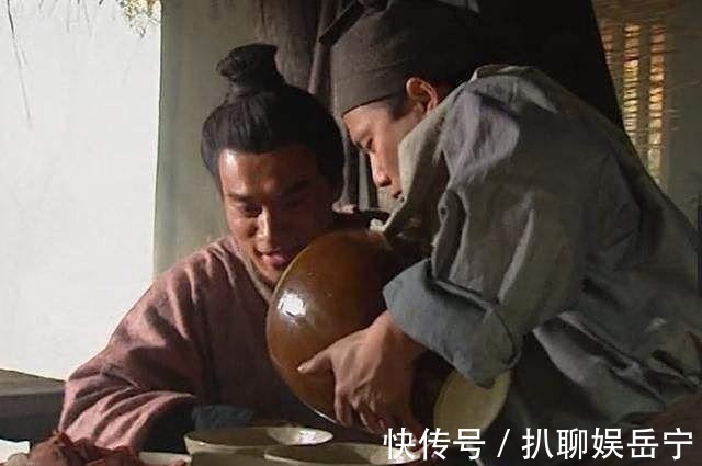 三五个月&武松上景阳岗时吃了一顿饭,放现在得多少钱?