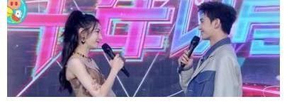 迪丽热巴|荣耀夫妇现身《快乐大本营》,迪丽热巴丁程鑫热舞好养眼