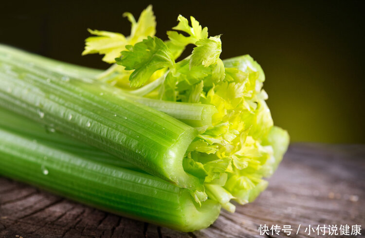 洋葱能降血压？错了！医生坦言：做好2件事，高血压跟你说拜拜