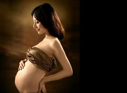 孕照|“别晒了,太辣眼!”孕妈朋友圈大胆晒孕照,亲友斥责:不知羞耻