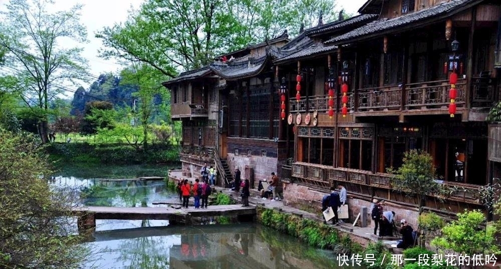 坐落在四川的这个古镇，有“烟雨柳江”之称，景色可与丽江对标