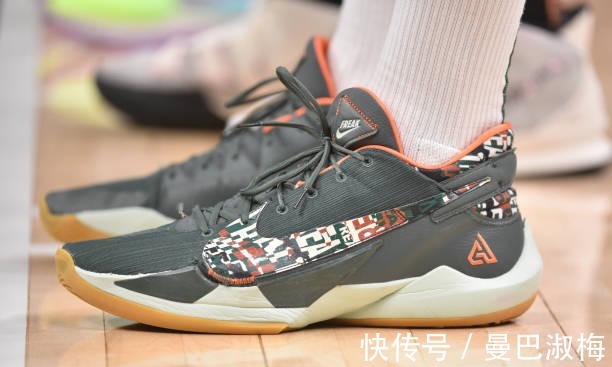 kobe|NBA球员上脚:字母哥3代战靴与杜兰特球鞋有点雷同