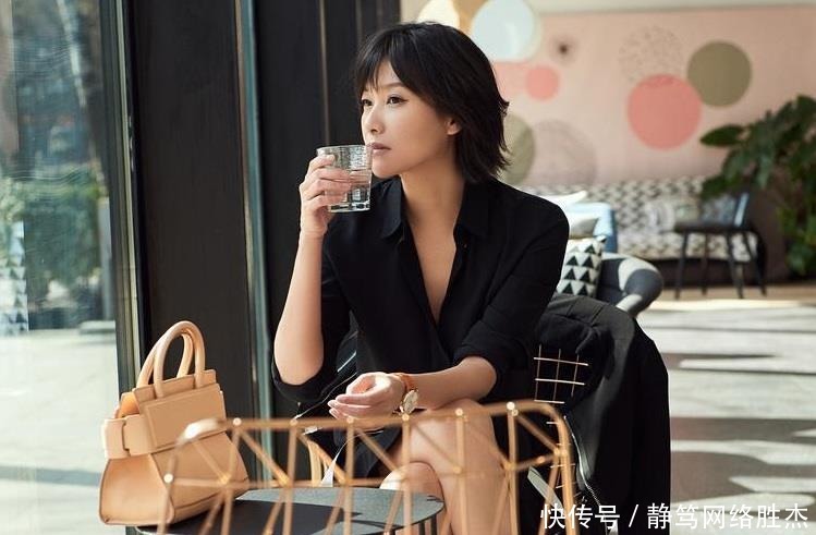 功力层级|徐静蕾书法:是用硬毫书写的,感觉刚劲有余,圆润不足