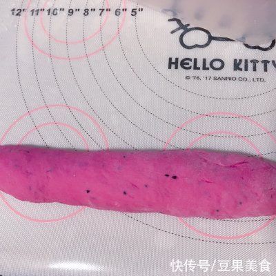 波兰种火龙果蔓越莓乳酪欧包