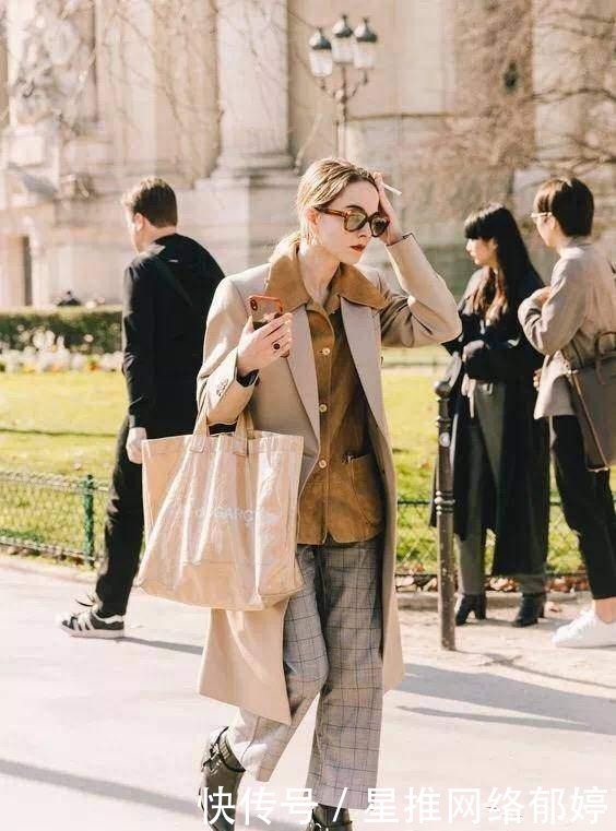 冬天|聪明女人冬天都很少露脚踝,用九分裤搭配短靴,显瘦显高还不挑人