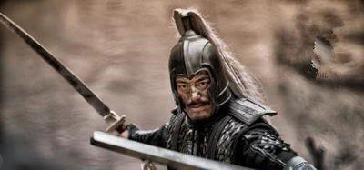 命人|他见军营中驴的耳朵被割，便立即命人伐木建城，最后救了全军将士