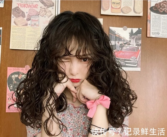穿搭","m":"c4cf322434381188dca137cd8856870d35ae357","nlabel":"stat_3045611159:zm.news.so.com:54+N5oOc5Lul5b6A55qE57yY5YiG5LiO5oSf5oOF,pageType_zmt,glevel_3","ntag":"tfashion;sfashion_时尚;kfashion_1:穿搭;kfashion_1:打底裤;c